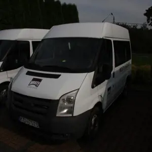 AUTO Ford Transit